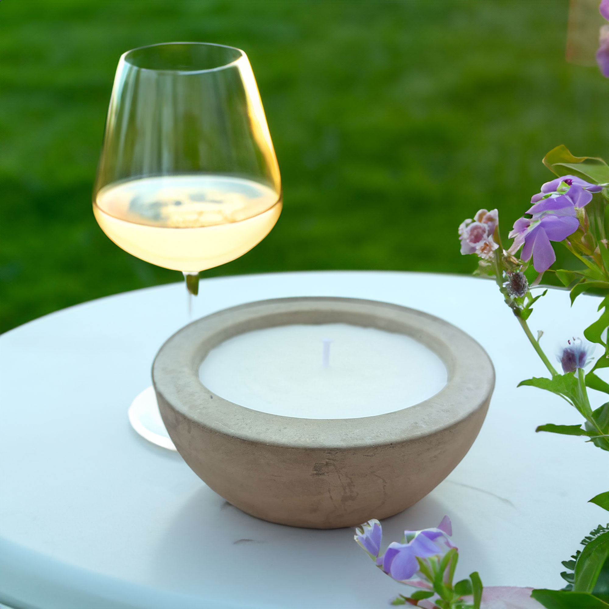 Außenkerze in Betonschale Zitronengras