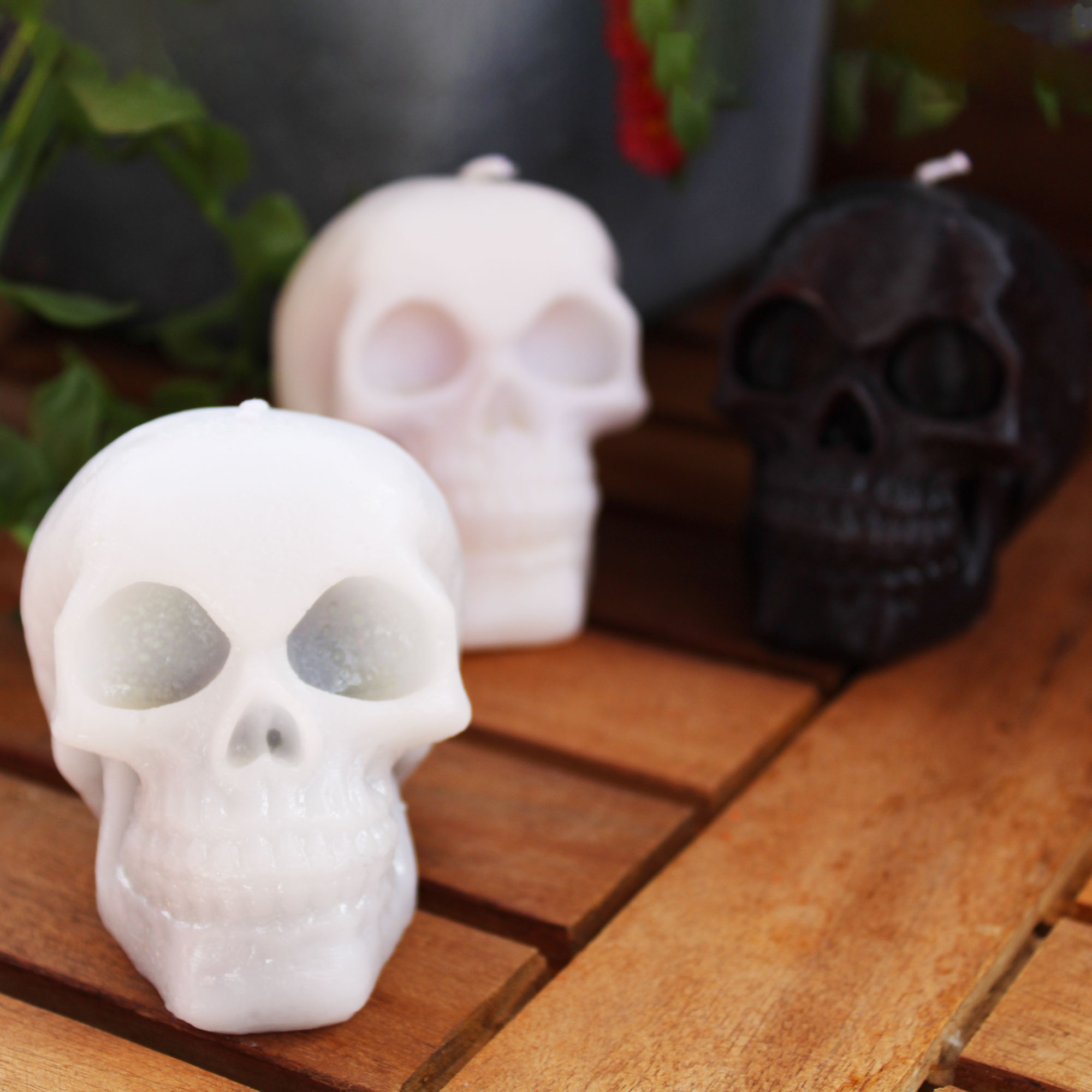 Zweifarbige Halloween Kerze Schädel